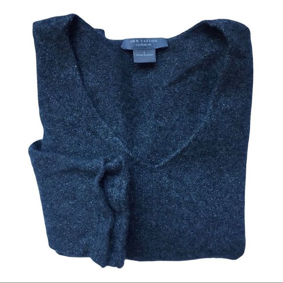 Ann Taylor Gray V-Neck Sweater - Picture 10 of 13